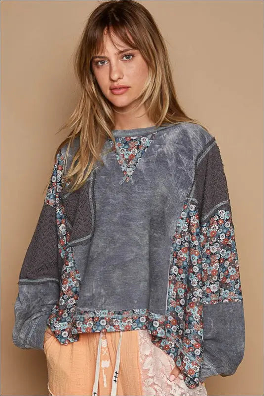 POL Floral Patchwork Round Neck Knit Top - Gray / S