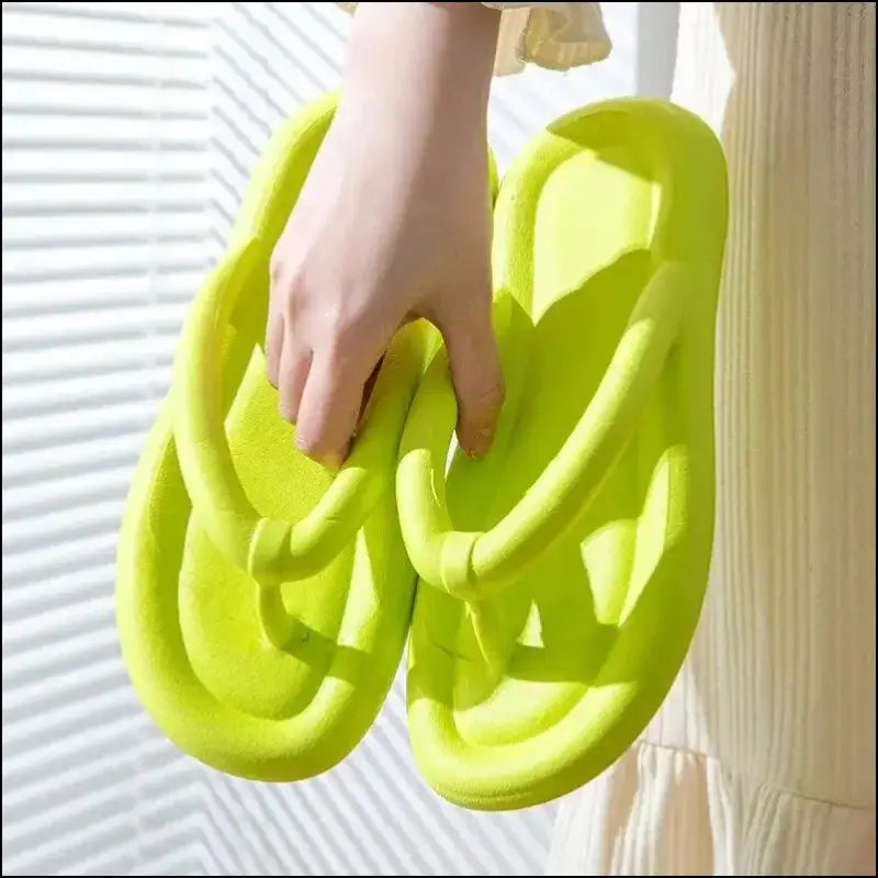 Soft Sole Platform Flip Flops for Women – Summer Beach Non-Slip Cloud Slippers Thick Clip Toe Bathroom Slides Sandals