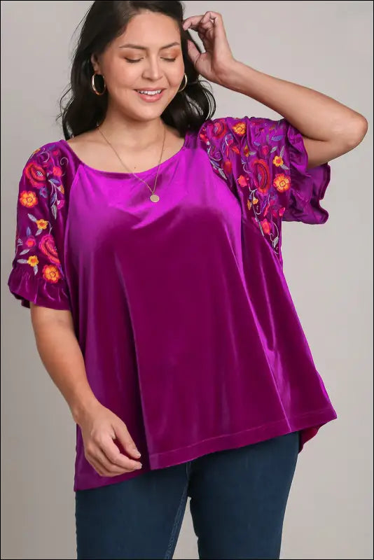 Umgee Full Size Velvet Embroidery Short Sleeve Blouse