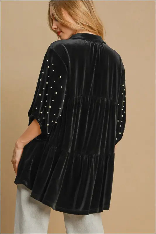 Umgee Pearl Detail Half Sleeve Velvet Babydoll Blouse