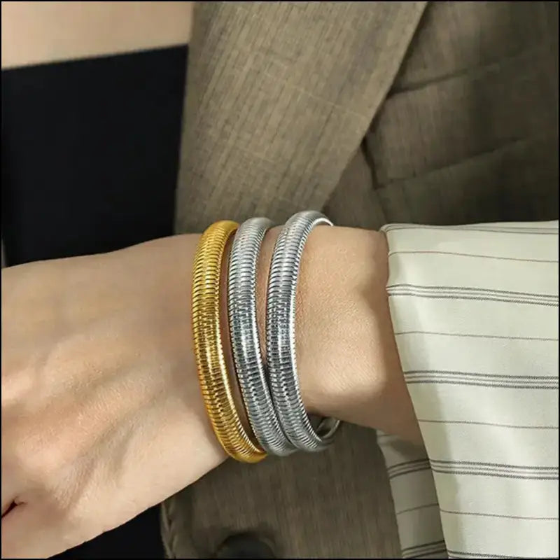 Waterproof 18K Gold Plated Stainless Steel Bracelet – Retro Elastic Thick Metal Polish Unisex Fashion Jewelry for Men