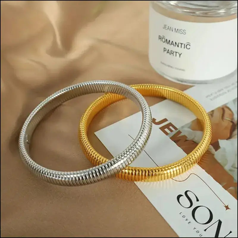Waterproof 18K Gold Plated Stainless Steel Bracelet – Retro Elastic Thick Metal Polish Unisex Fashion Jewelry for Men