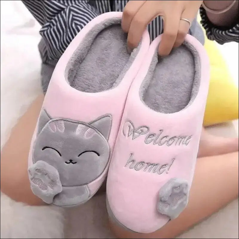 Women’s Winter Warm Plush Cat Slippers - Furry Indoor Home Shoes with Round Toe Design for Bedroom & Floor Comfort
