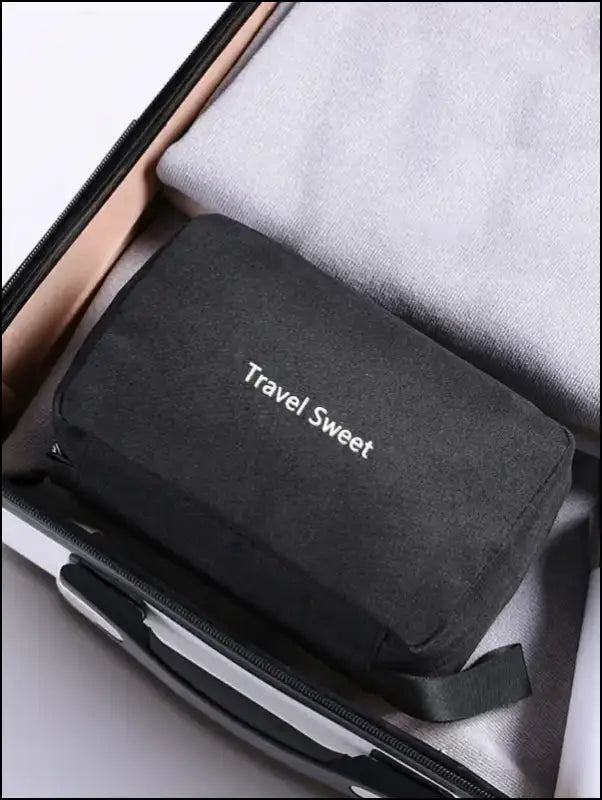 1PC High-Quality Travel Cosmetic Bag – Waterproof Toiletries Organizer Hanging Makeup for Men & Women - Black - Man