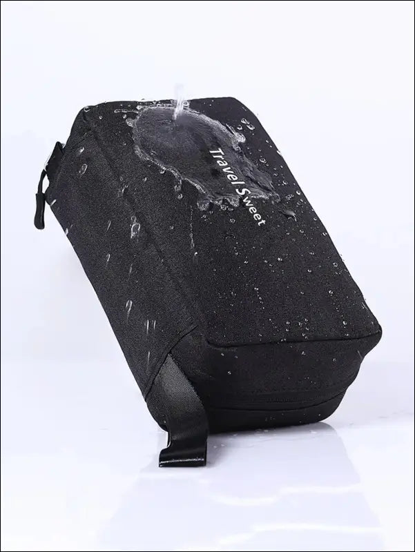 1PC High-Quality Travel Cosmetic Bag – Waterproof Toiletries Organizer Hanging Makeup for Men & Women - Black - Man
