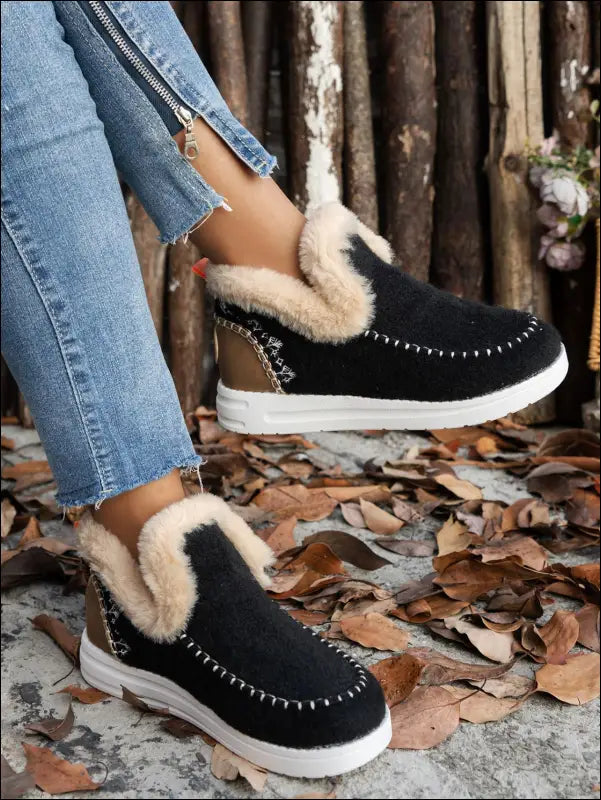 Furry Suede Round Toe Flat Sneakers