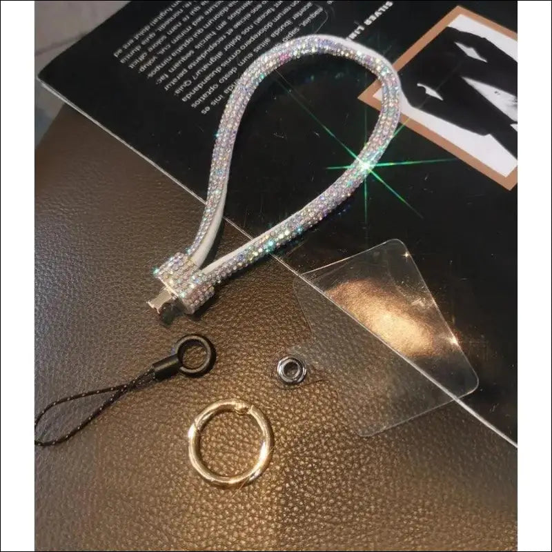 Luxury Rhinestone Mobile Phone Lanyard – High-End Diamond-Encrusted Antiloss Wrist Chain