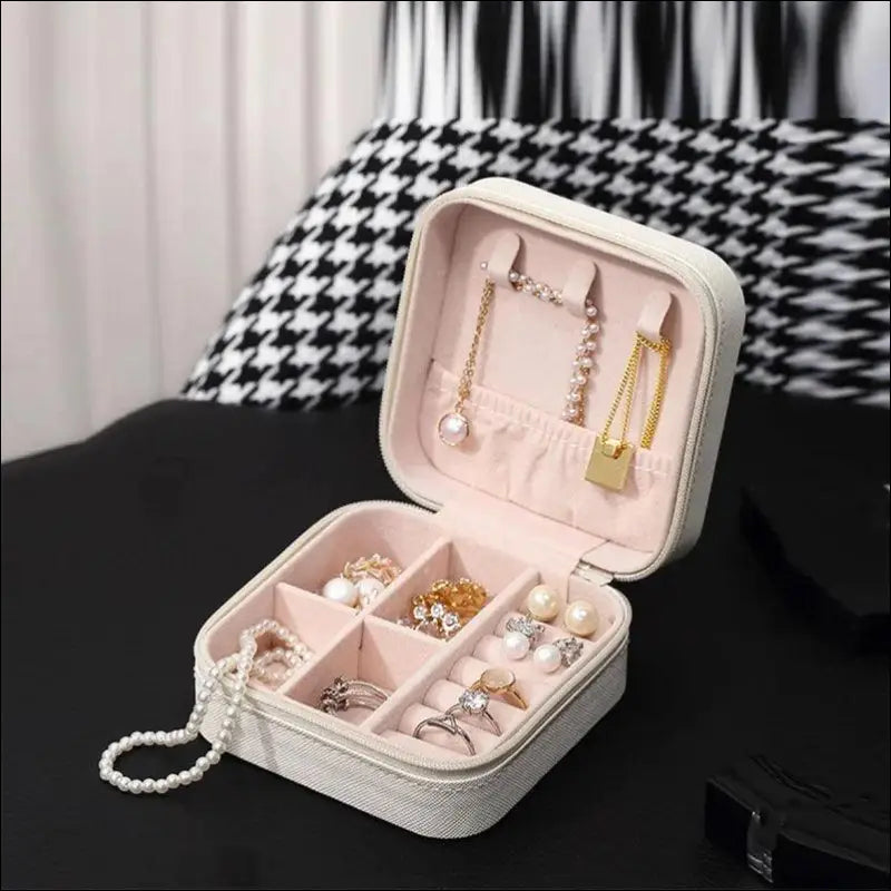 Portable Mini Jewelry Storage Box Travel Organizer Case Leather Earrings Necklace Ring Display