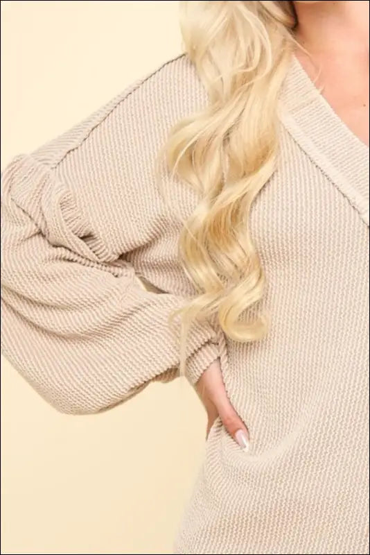 VERY J Two Tone Ribbed V-Neck Exposed Seam Top