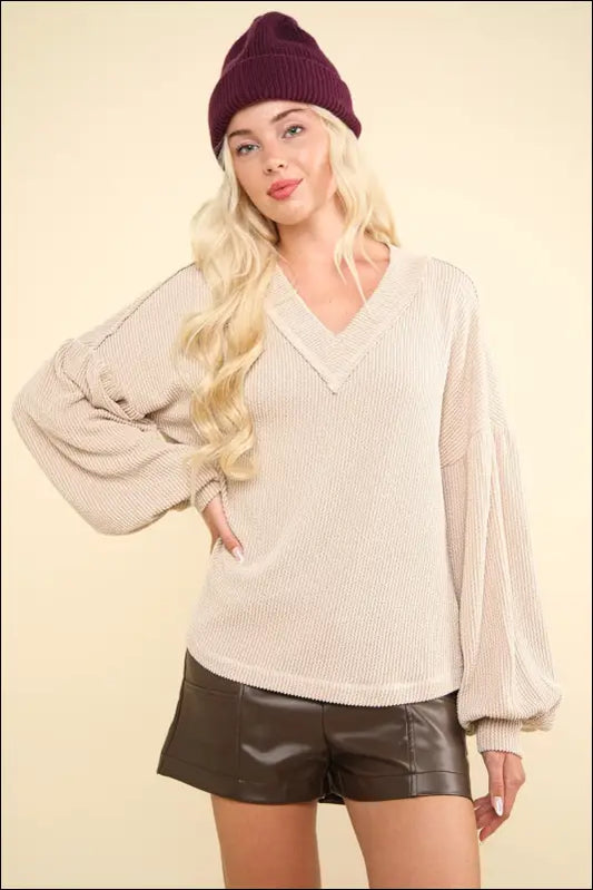 VERY J Two Tone Ribbed V-Neck Exposed Seam Top - Oatmeal / S