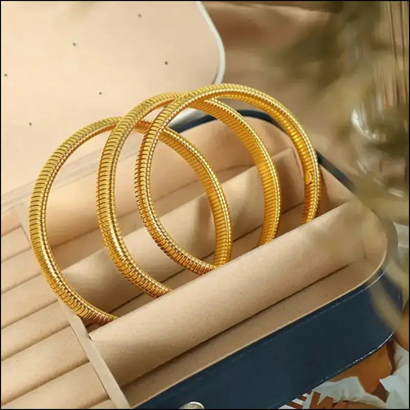 Waterproof 18K Gold Plated Stainless Steel Bracelet – Retro Elastic Thick Metal Polish Unisex Fashion Jewelry for Men