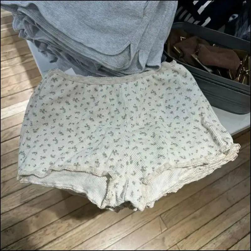 ’Women’s Vintage Low-Waist Cotton Shorts - Soft Button-Front Chic Summer Bottoms (2023)’ - color33 / One Size